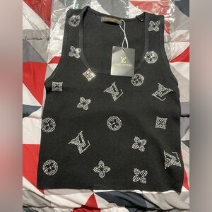 Louis Vuitton sleeveless T-shirt black never worn was a gift